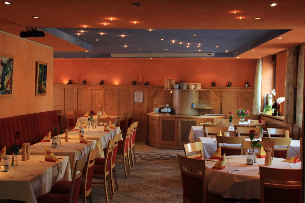 Hotel Restaurant Reichsadler Бухен Номер фото