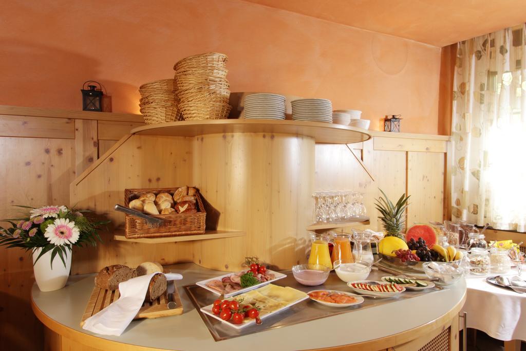 Hotel Restaurant Reichsadler Бухен Экстерьер фото