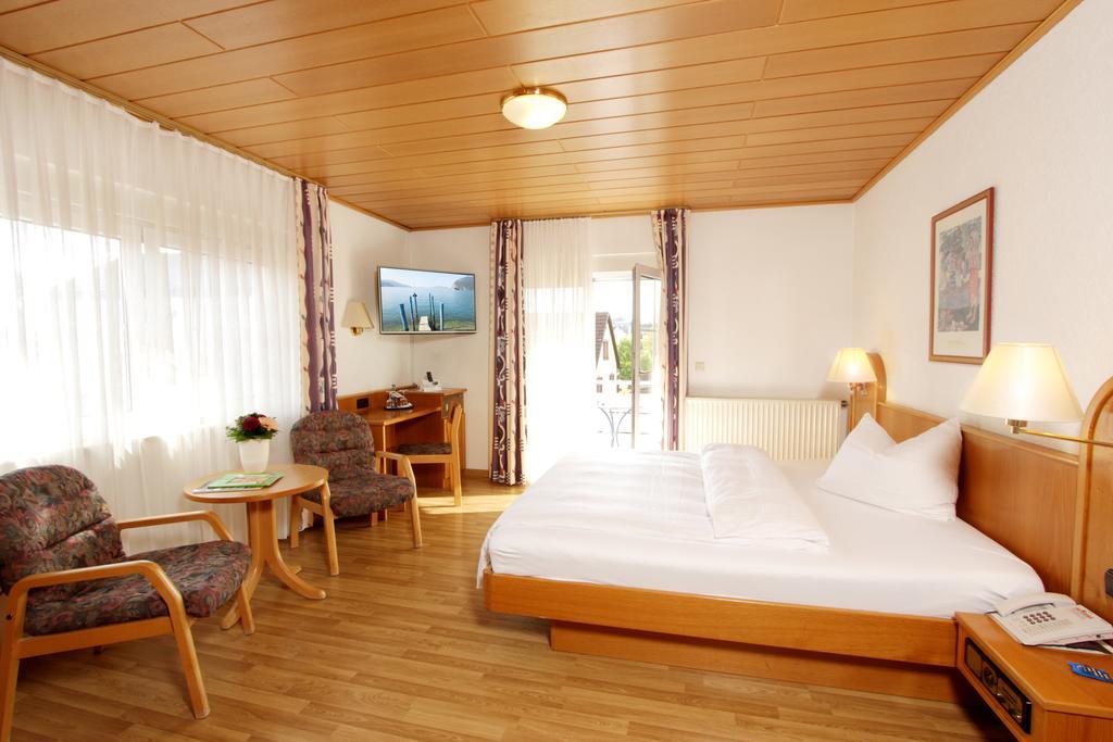 Hotel Restaurant Reichsadler Бухен Экстерьер фото